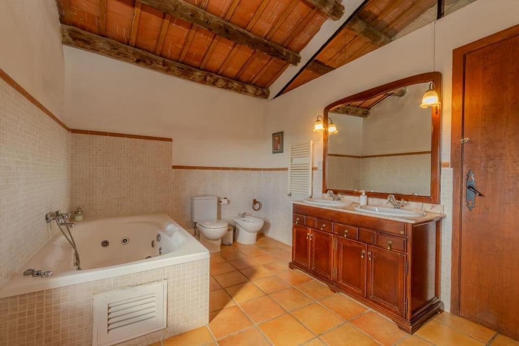 Masia Can Castellar Sant Iscle De Vallalta Ngoại thất bức ảnh